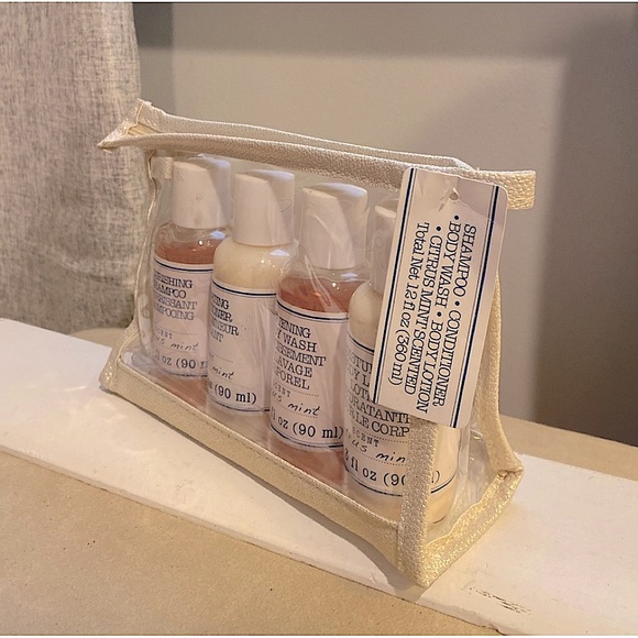 Ready To Go Travel Kit, Women’s, 4 Piece Bath Necessities, in Zippered Case, New - Picture 4 of 4